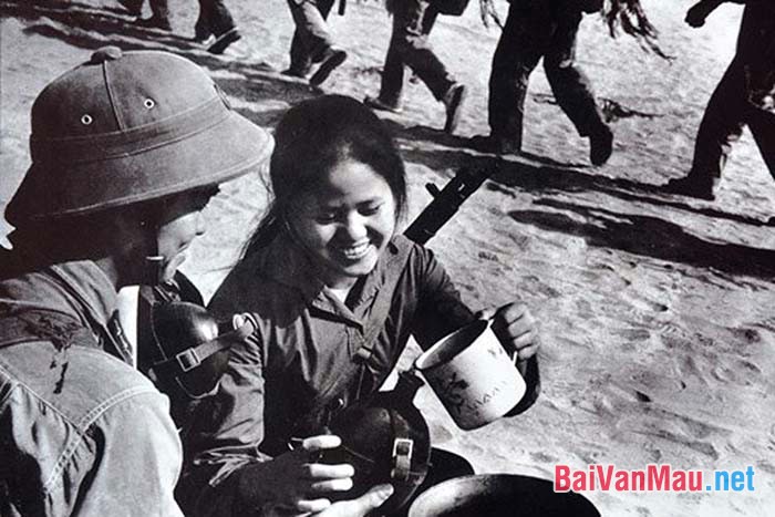 So sánh nhân vật Việt và Chiến trong Những đứa con trong gia đình