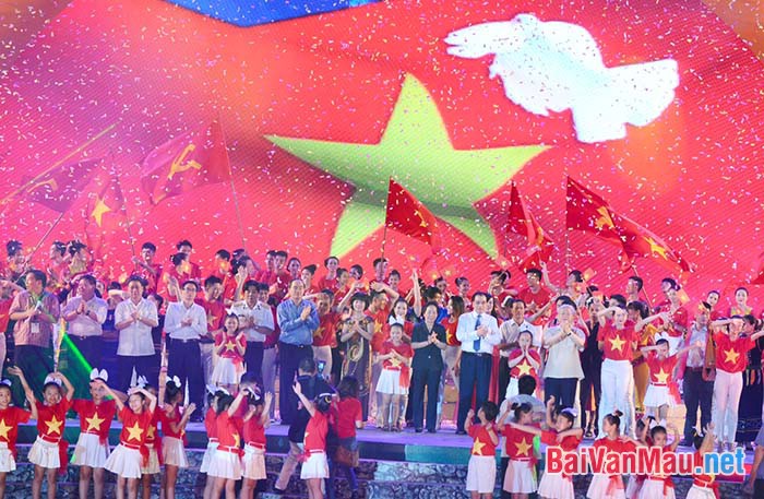 Nghị luận xã hội: Tuổi trẻ Việt Nam trong sự nhiệp xây dựng & bảo vệ Tổ quốc