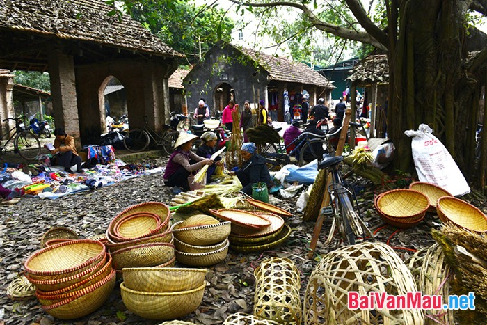 Văn thuyết minh về một phiên chợ quê Việt Nam