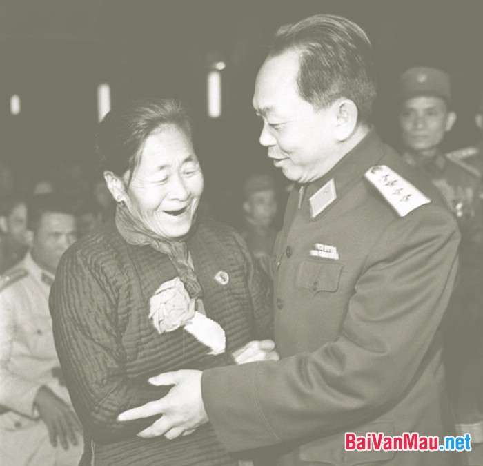 Đại tướng Võ Nguyên Giáp - một nhà chỉ huy quân sự, chính trị gia Việt Nam